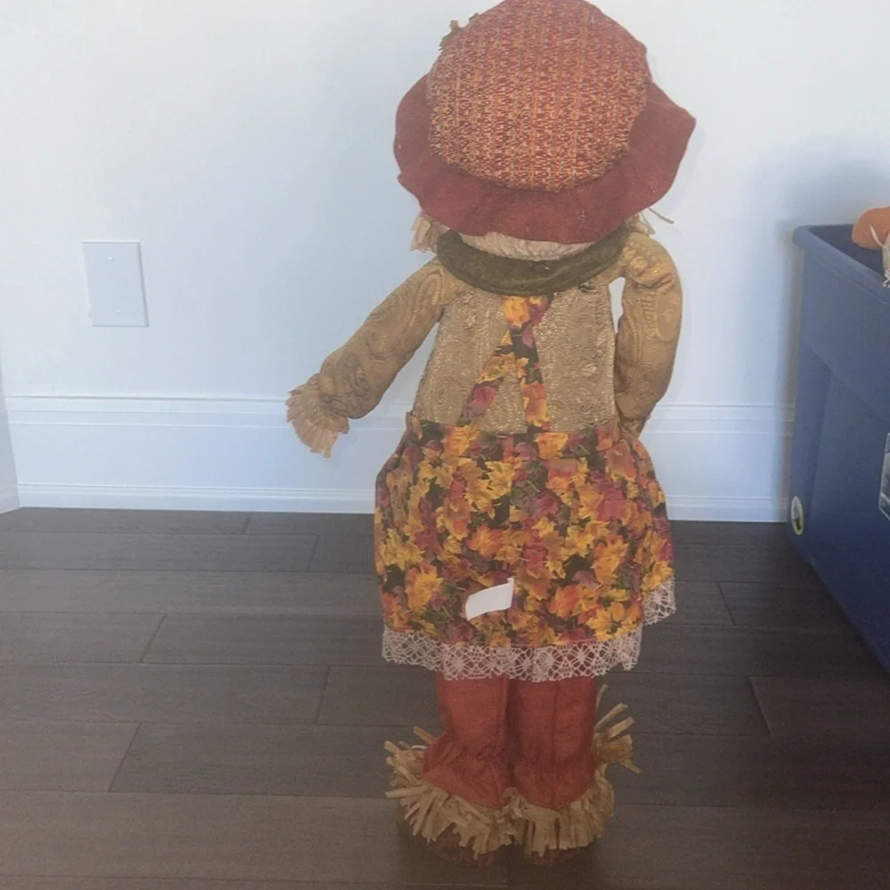 Scarecrow girl large figurine statue